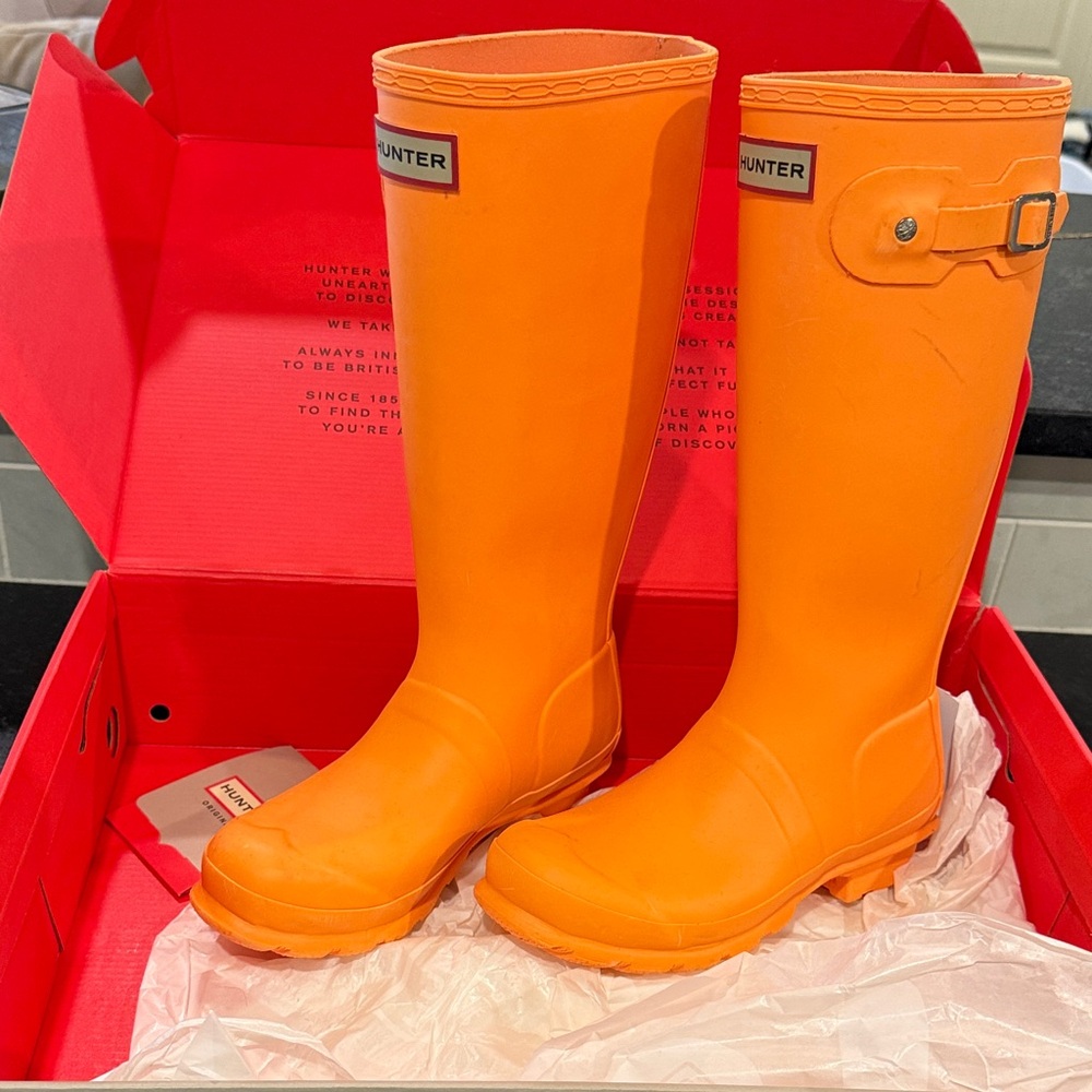 Hunter Girls Flamingo Tongue (Orange) Rain Boots size 5